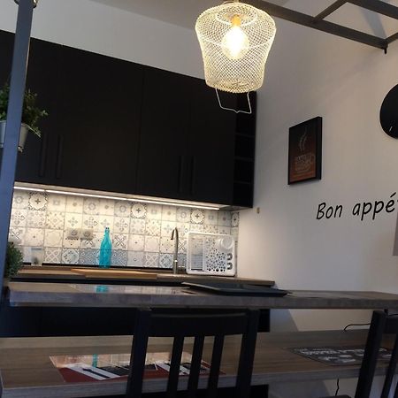 Une Terrasse Aux Chartrons Bordeaux Bagian luar foto